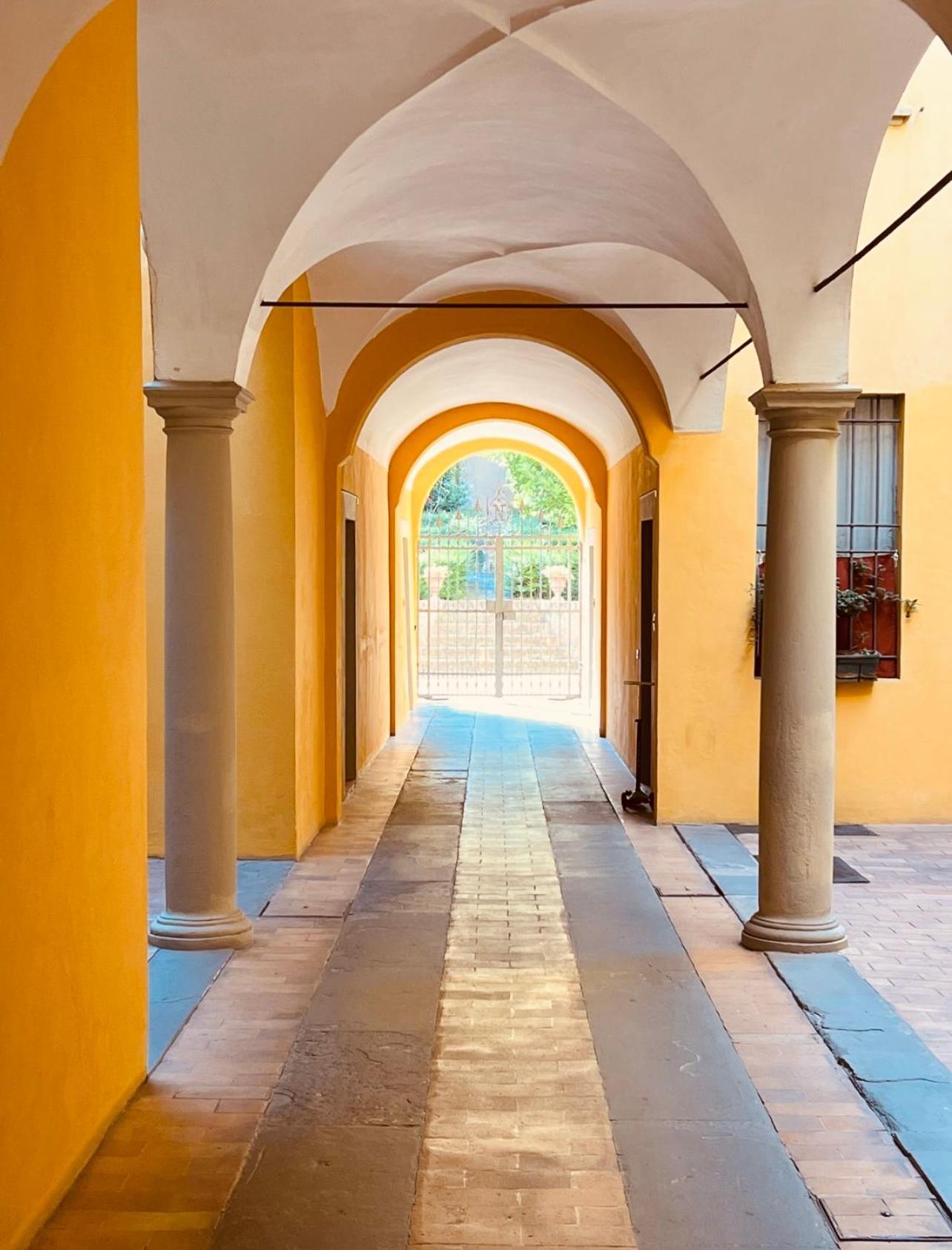 Melograno'S House Apartment Bologna Bagian luar foto
